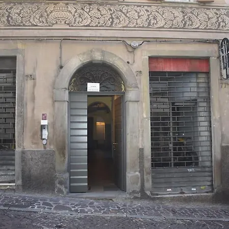 Casa Vacanze Via Pignolo Apartment *